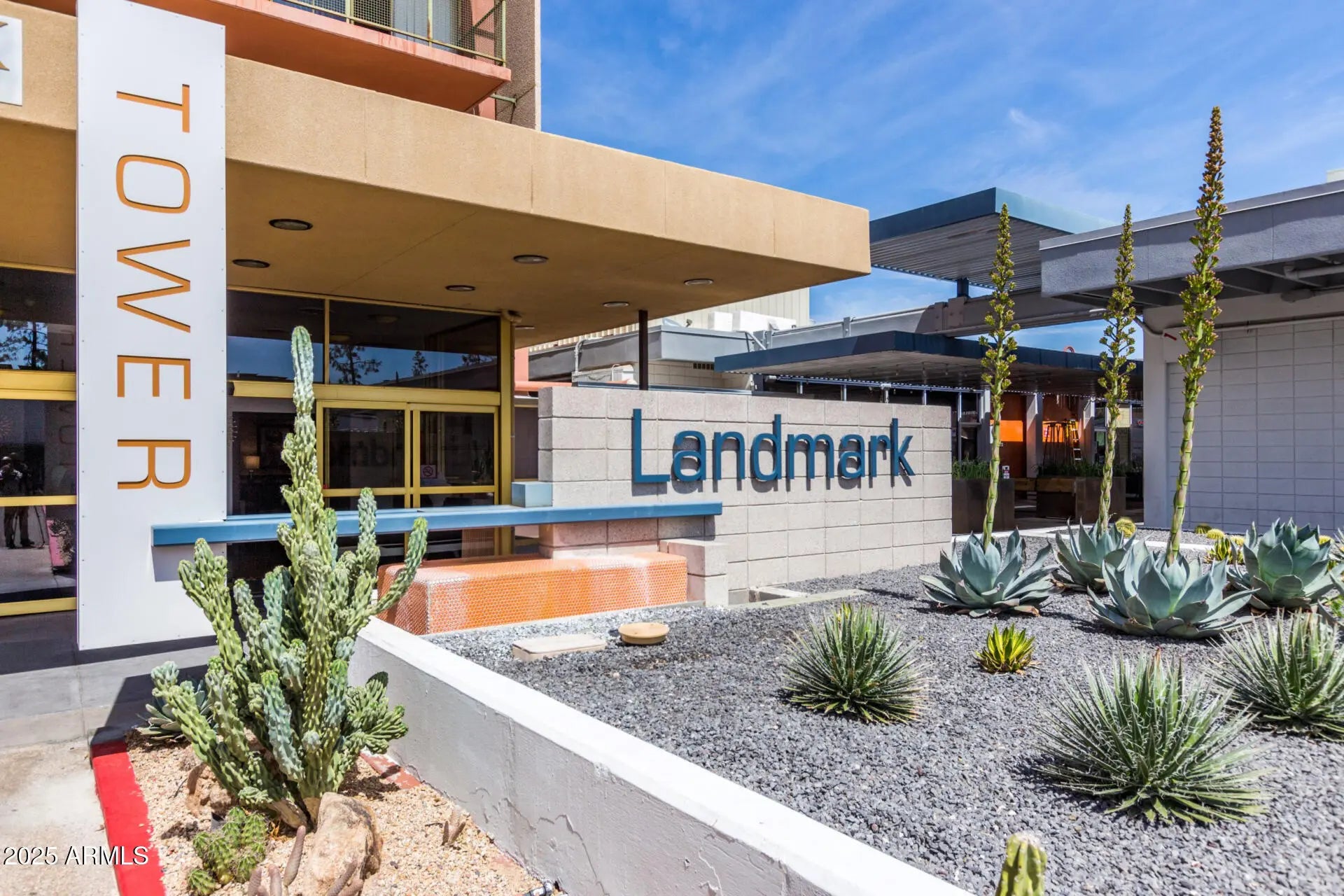 Photo of Listing #6943624