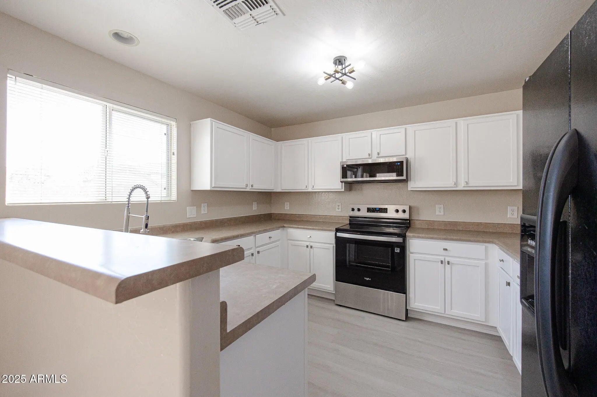 Photo of Listing #6943658