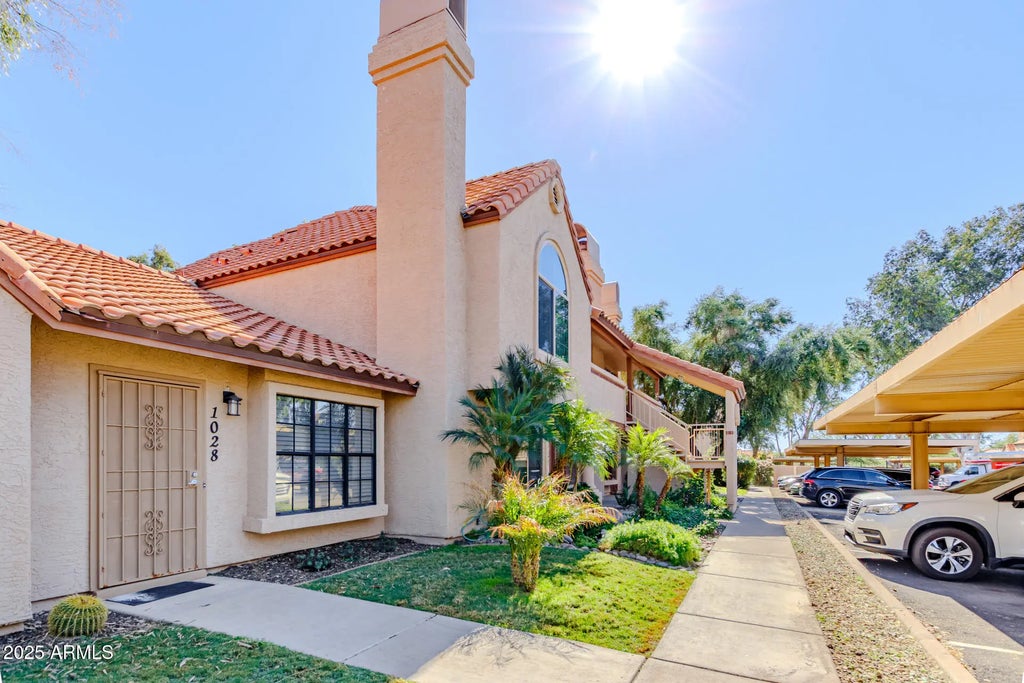 4901 E Kelton Lane (unit 1025), Scottsdale