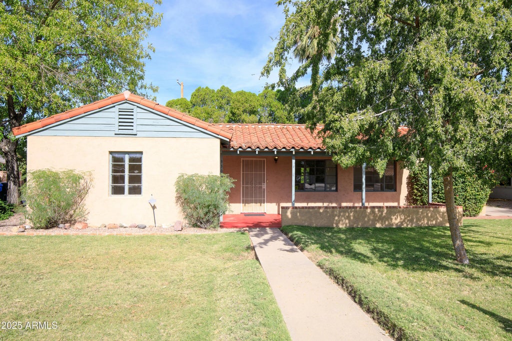 330 E Medlock Drive, Phoenix