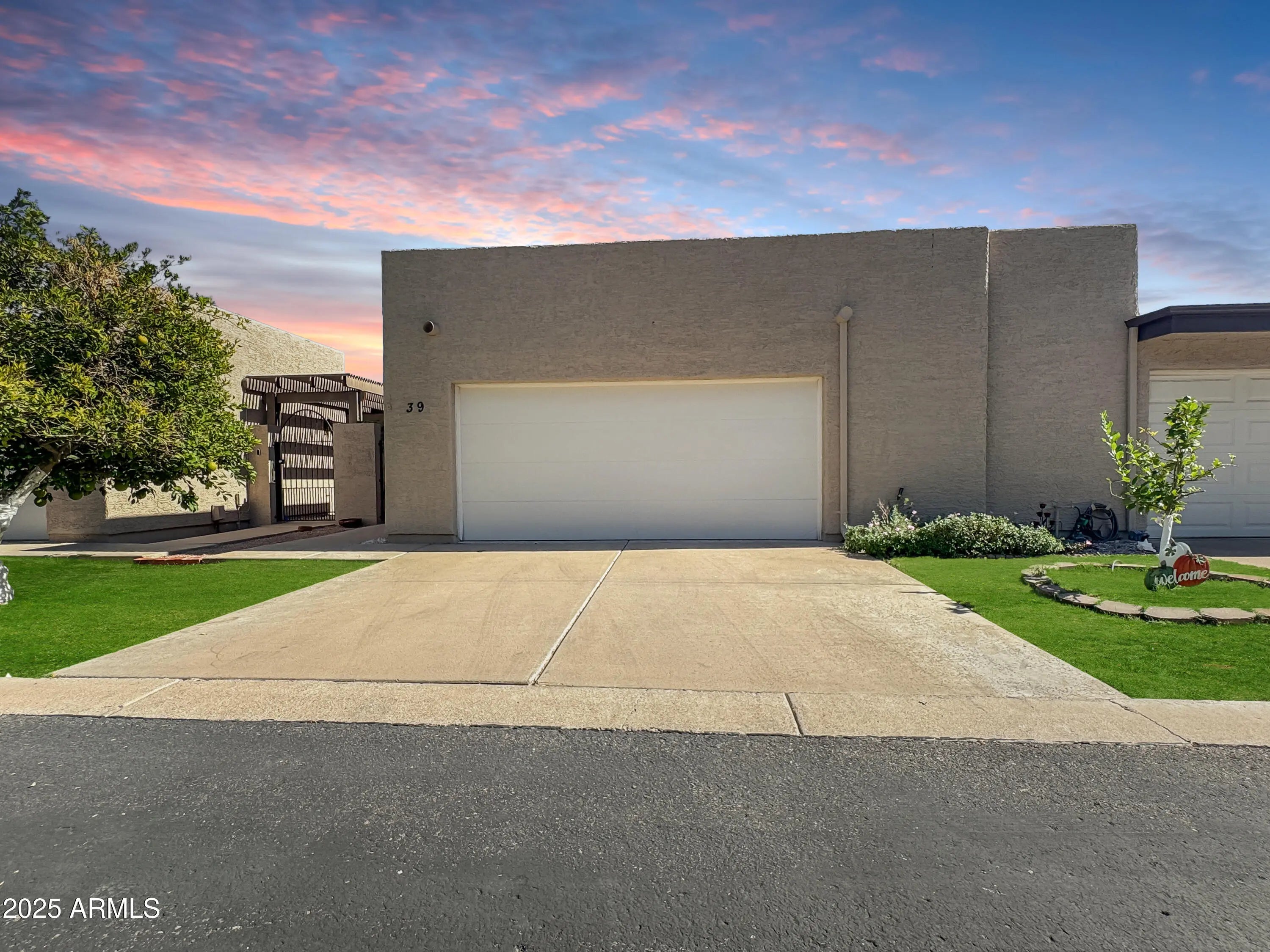 Photo of Listing #6943952