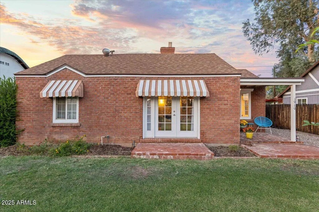 1910 W Holly Street, Phoenix