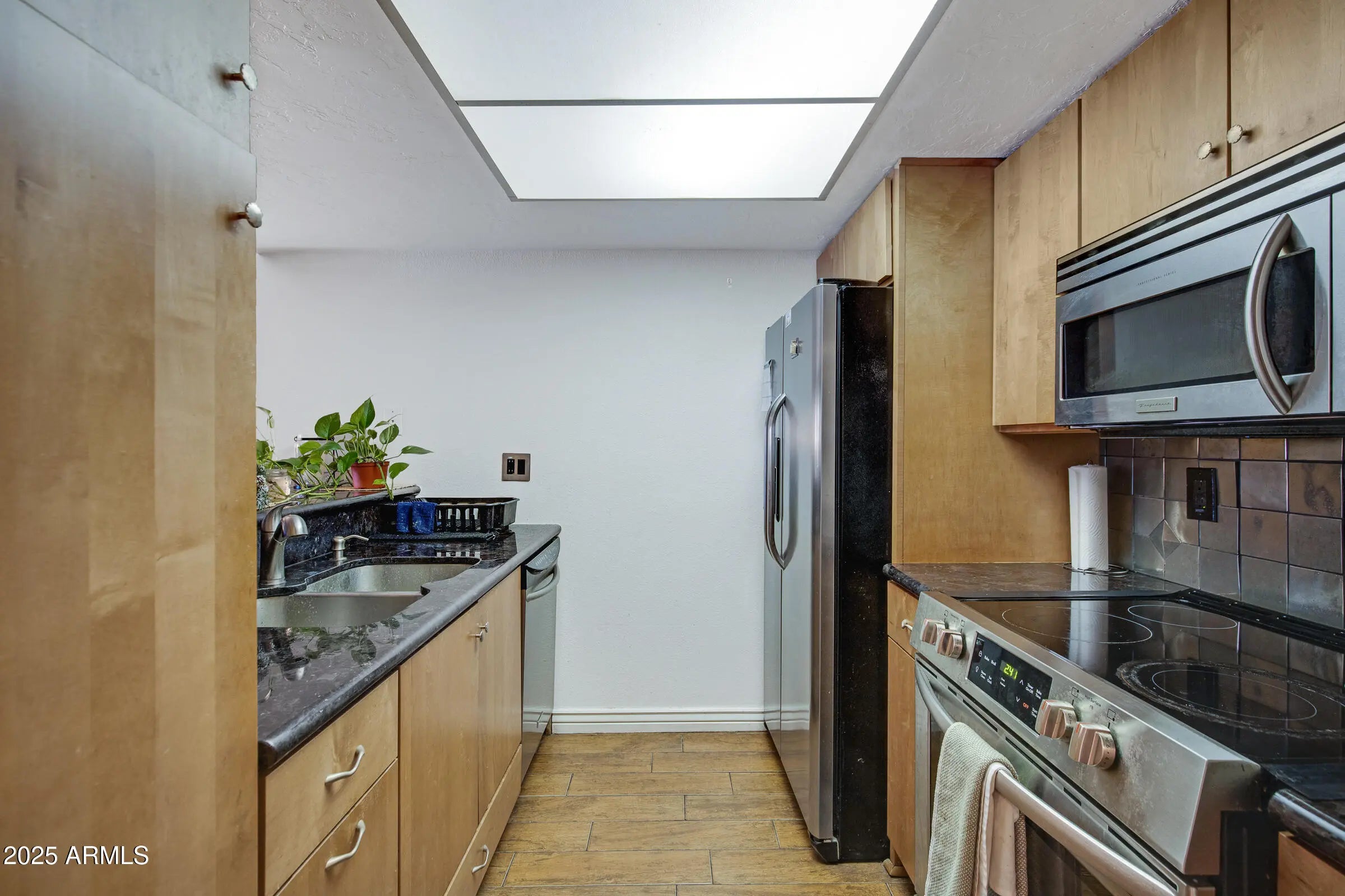 Photo of Listing #6943987