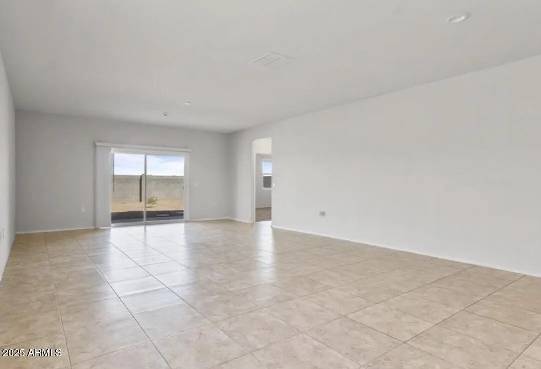 Photo of Listing #6944778