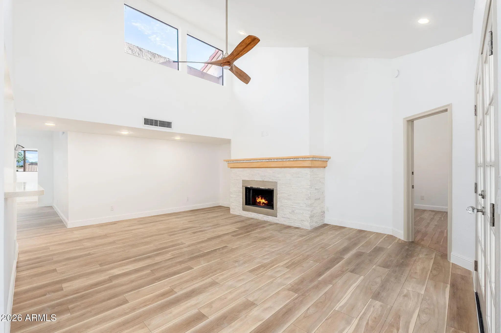 Photo of Listing #6945899