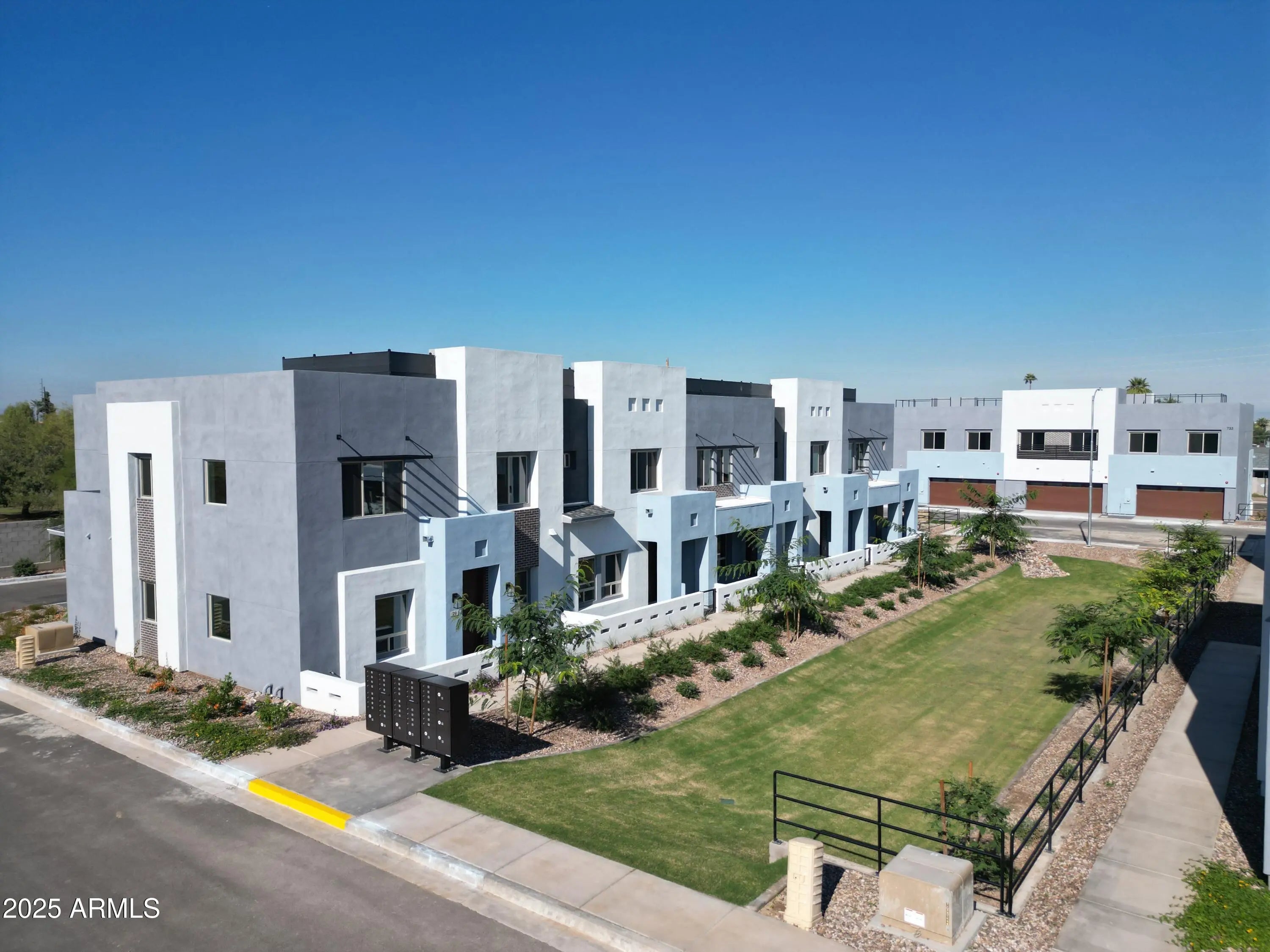 Photo of Listing #6944725