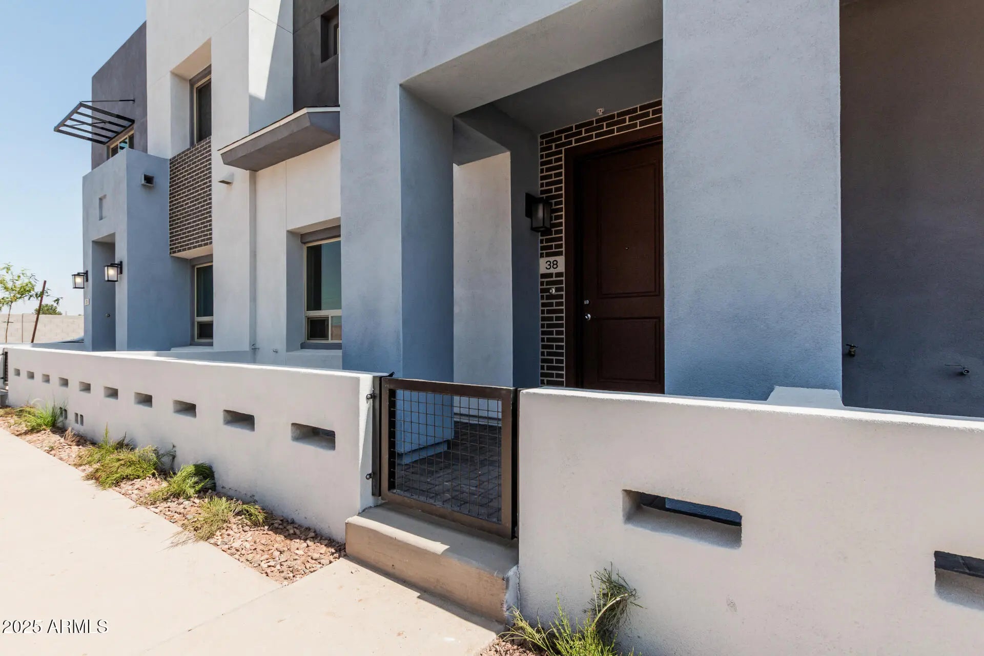 Photo of Listing #6944725