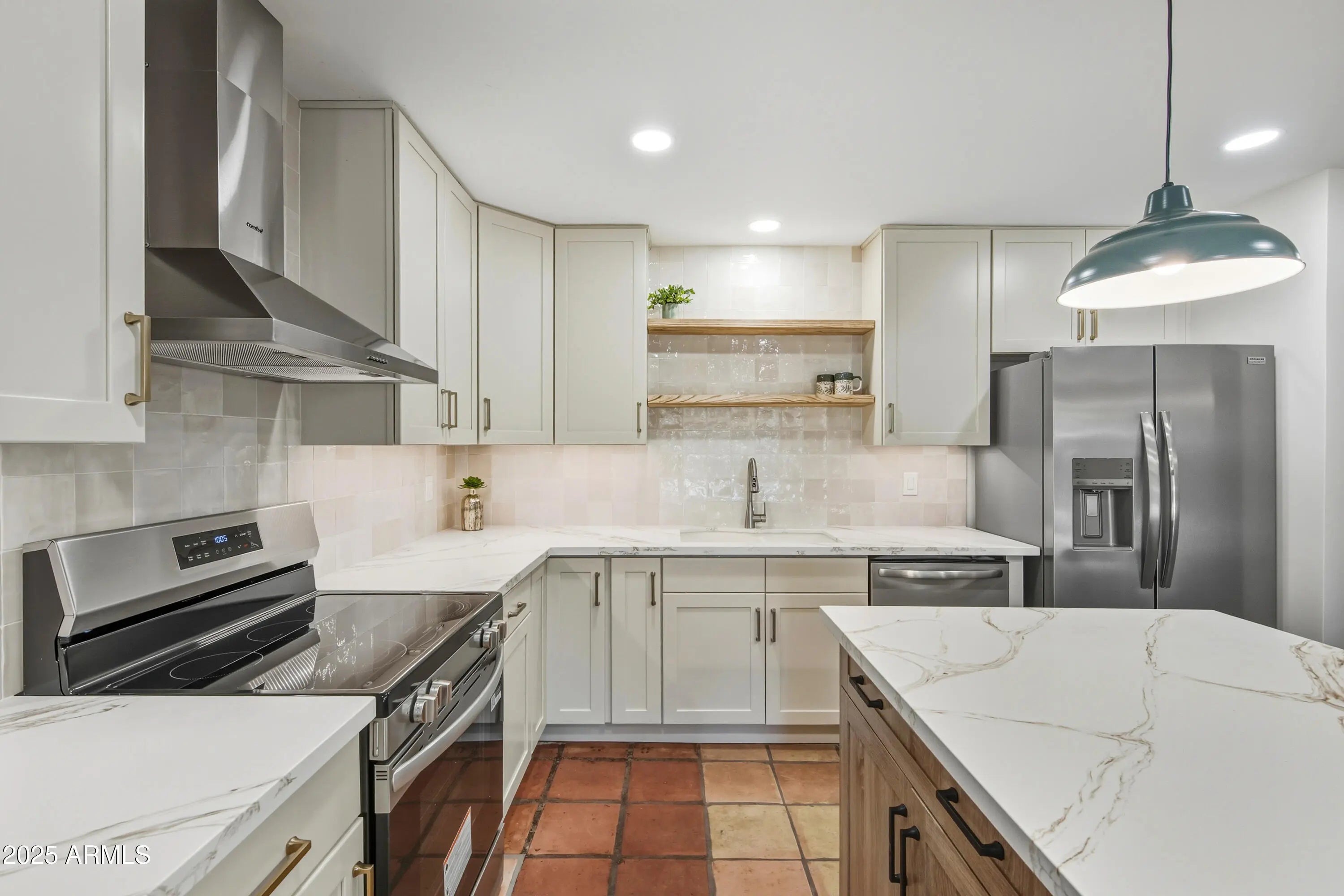 Photo of Listing #6944903