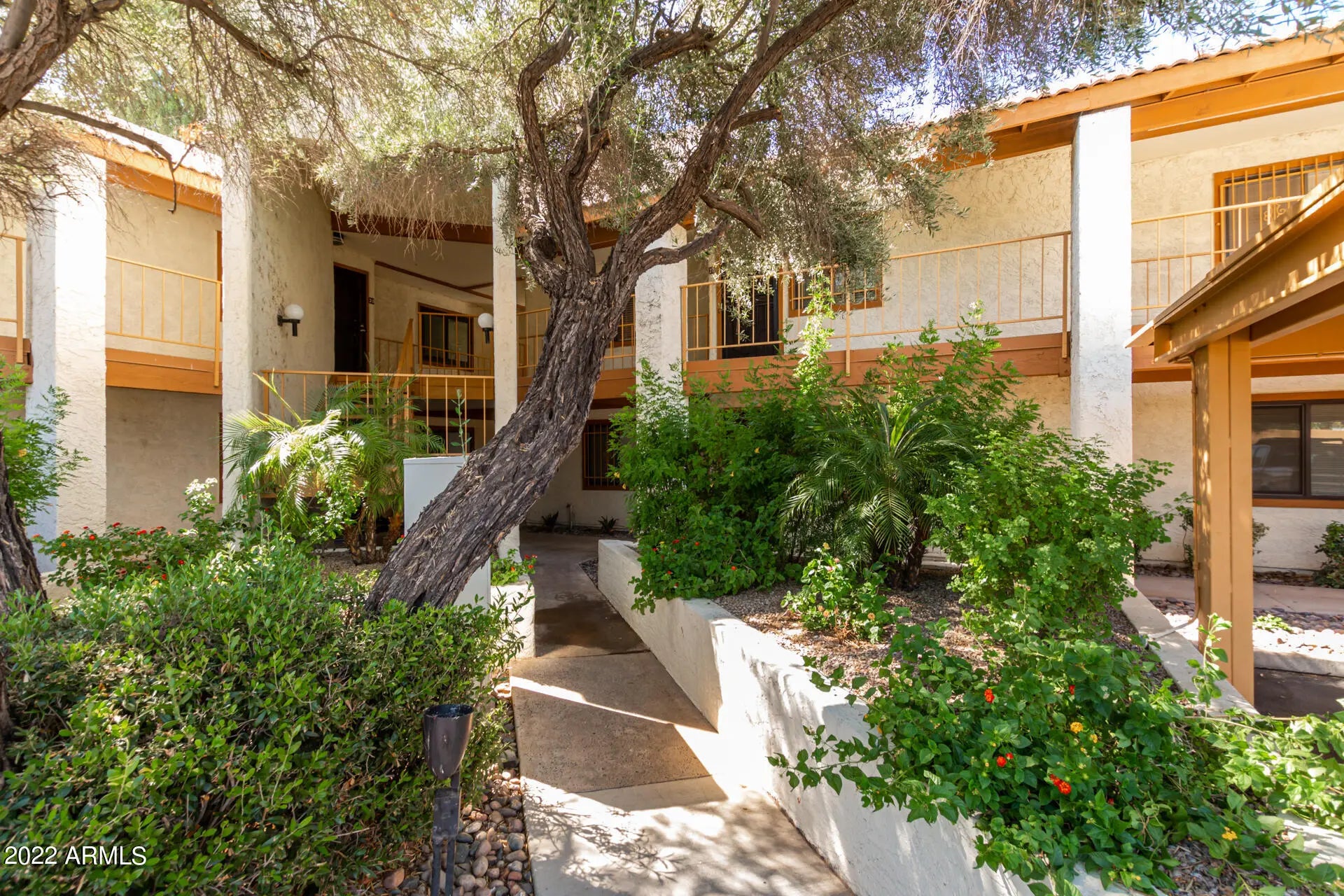 Photo of Listing #6944908