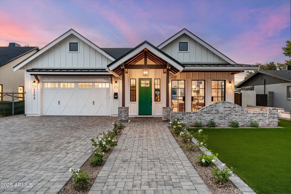 4208 N 41st Place, Phoenix