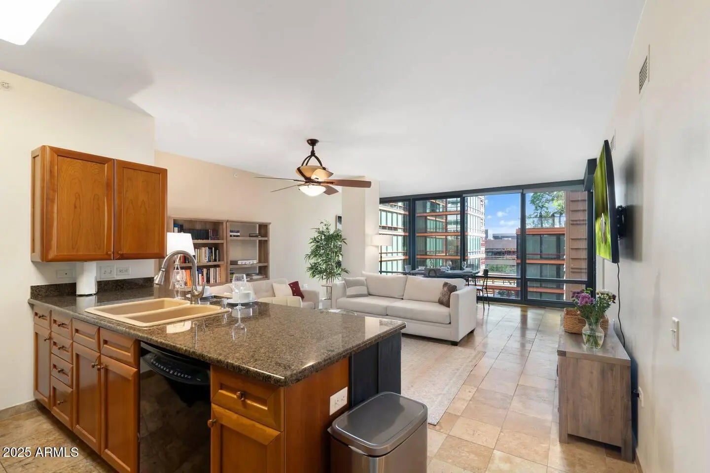 Photo of Listing #6945307