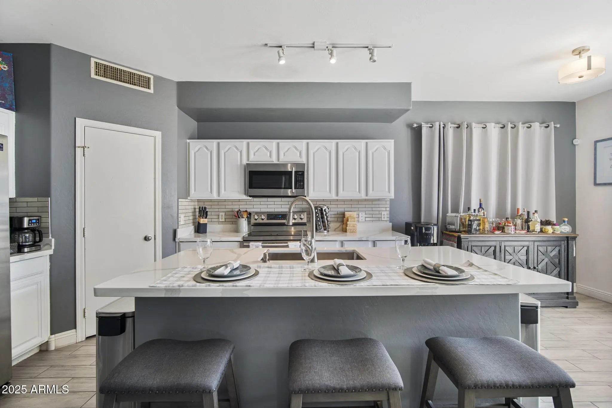 Photo of Listing #6949002