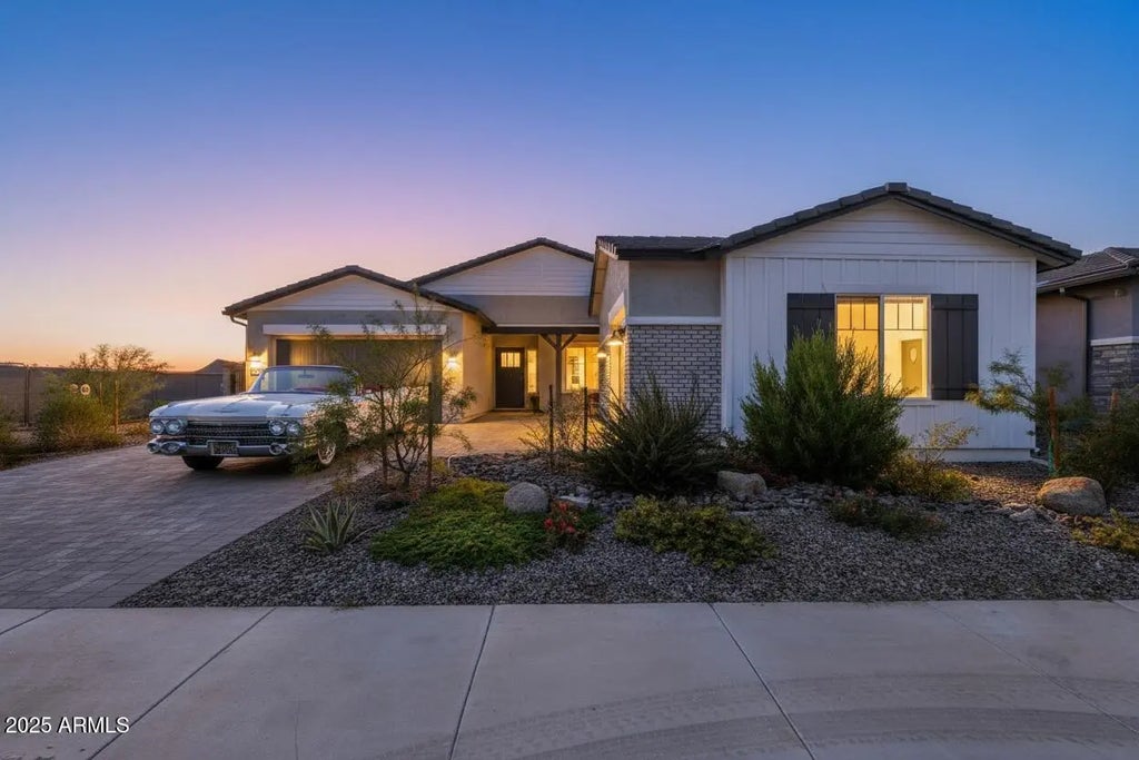 13668 W Hackamore Drive, Peoria