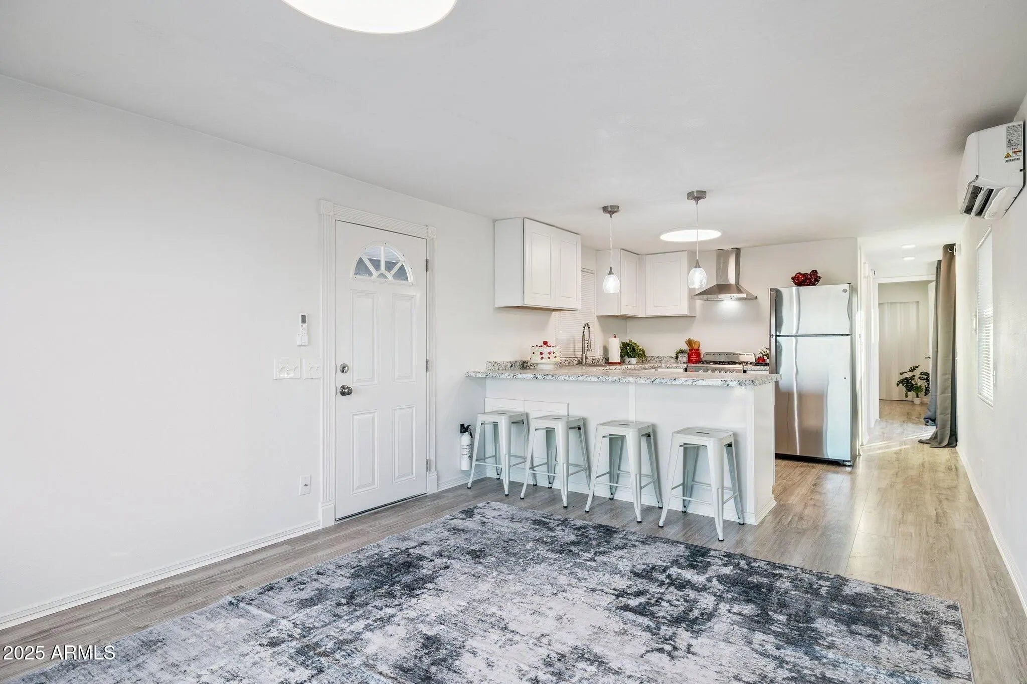 Photo of Listing #6945489