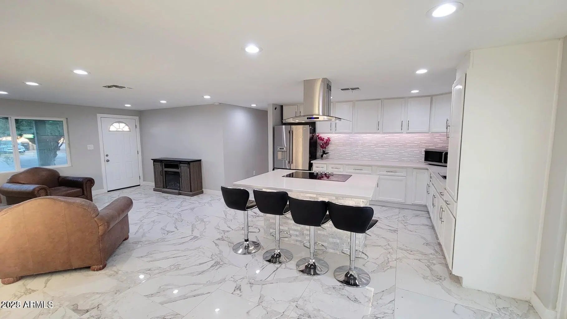 Photo of Listing #6945536