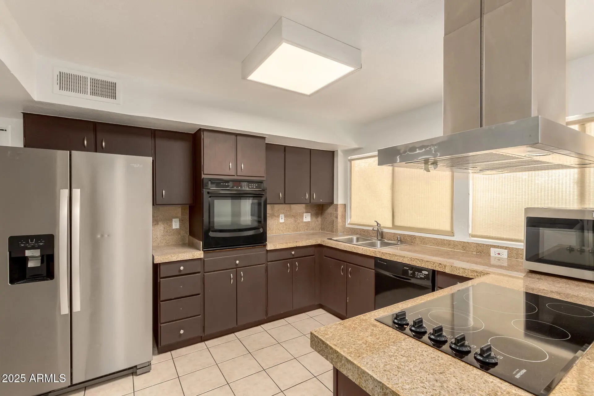 Photo of Listing #6945733