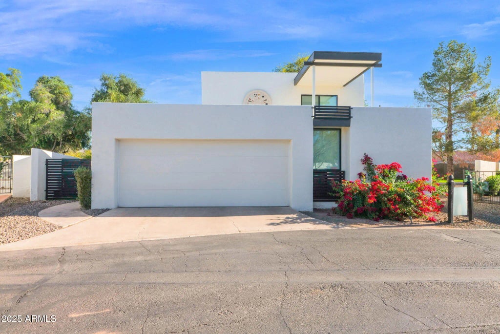 4834 E Earll Drive E, Phoenix