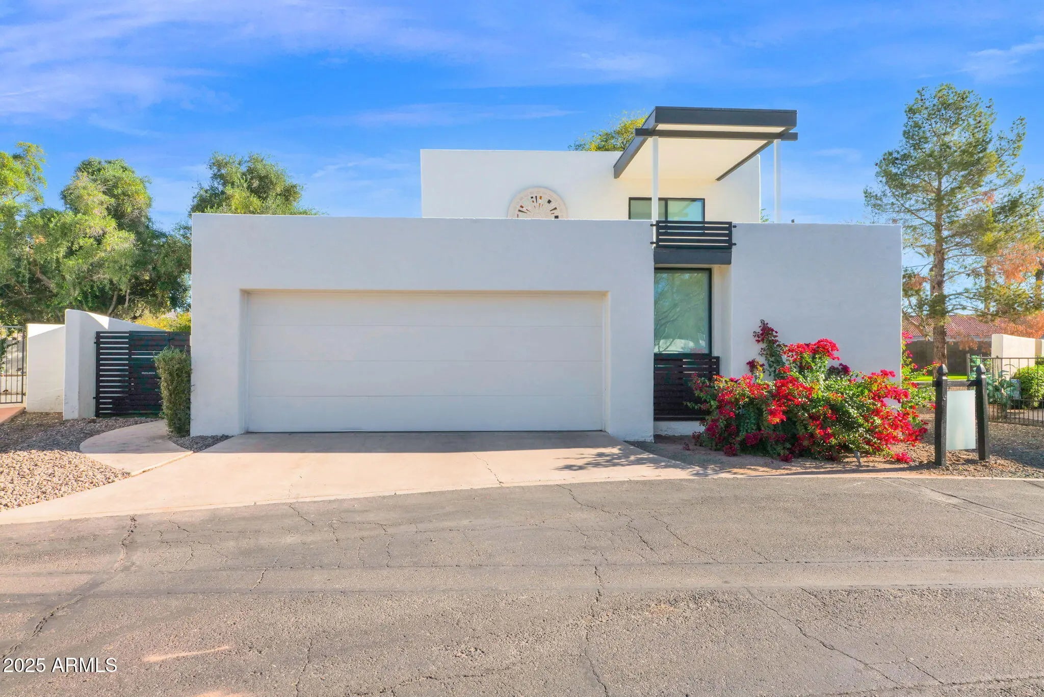 Photo of Listing #6946055