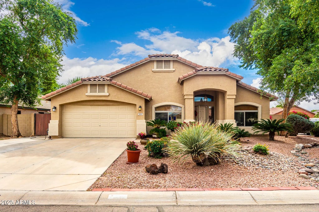 933 W Holstein Trail, San Tan Valley