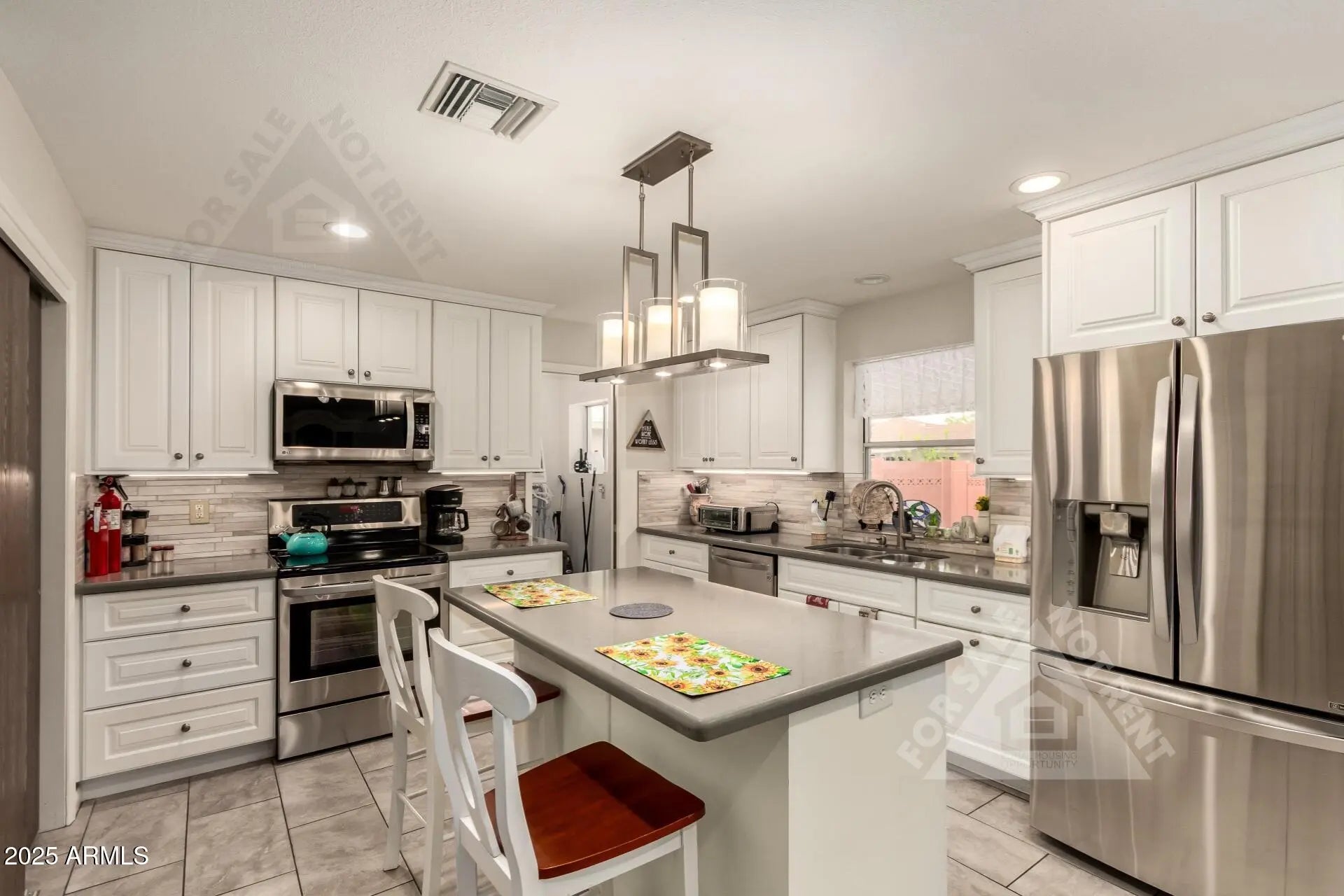 Photo of Listing #6949177