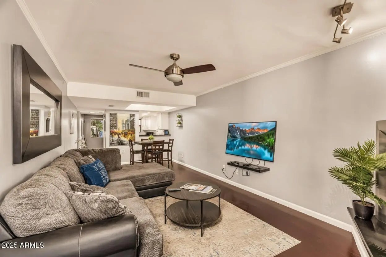 Photo of Listing #6946588