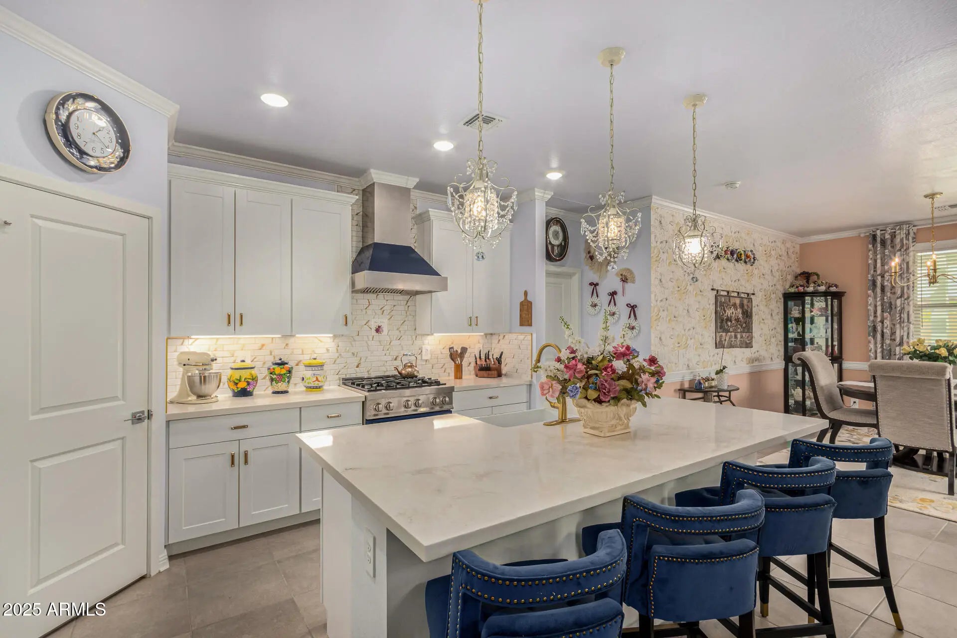 Photo of Listing #6947752