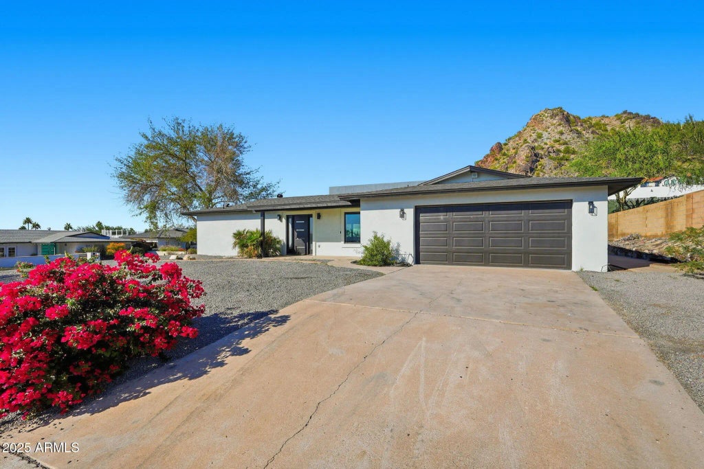 2416 E Piestewa Peak Drive, Phoenix