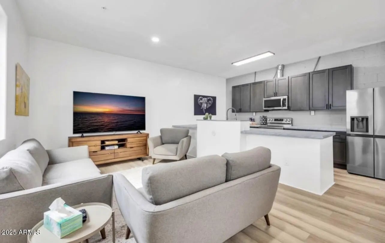 Photo of Listing #6945988