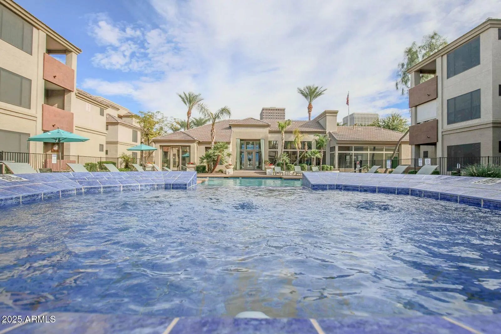 Photo of Listing #6946028