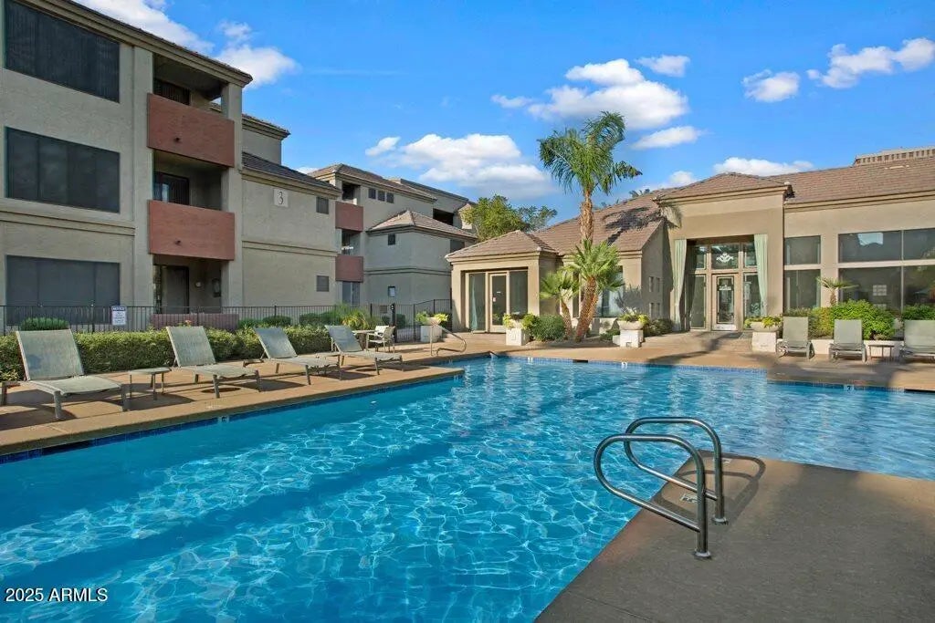 Photo of Listing #6946028