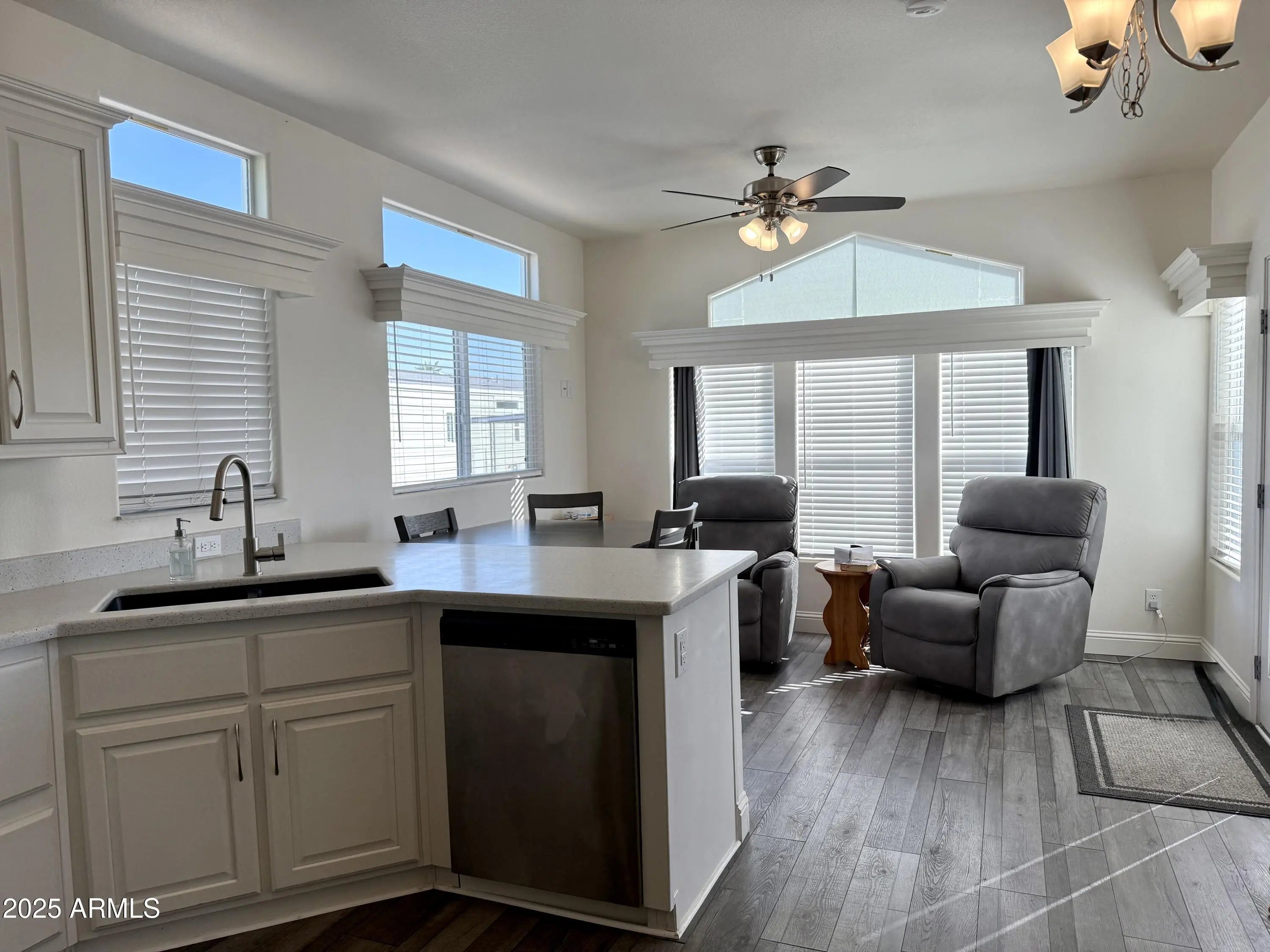 Photo of Listing #6946650