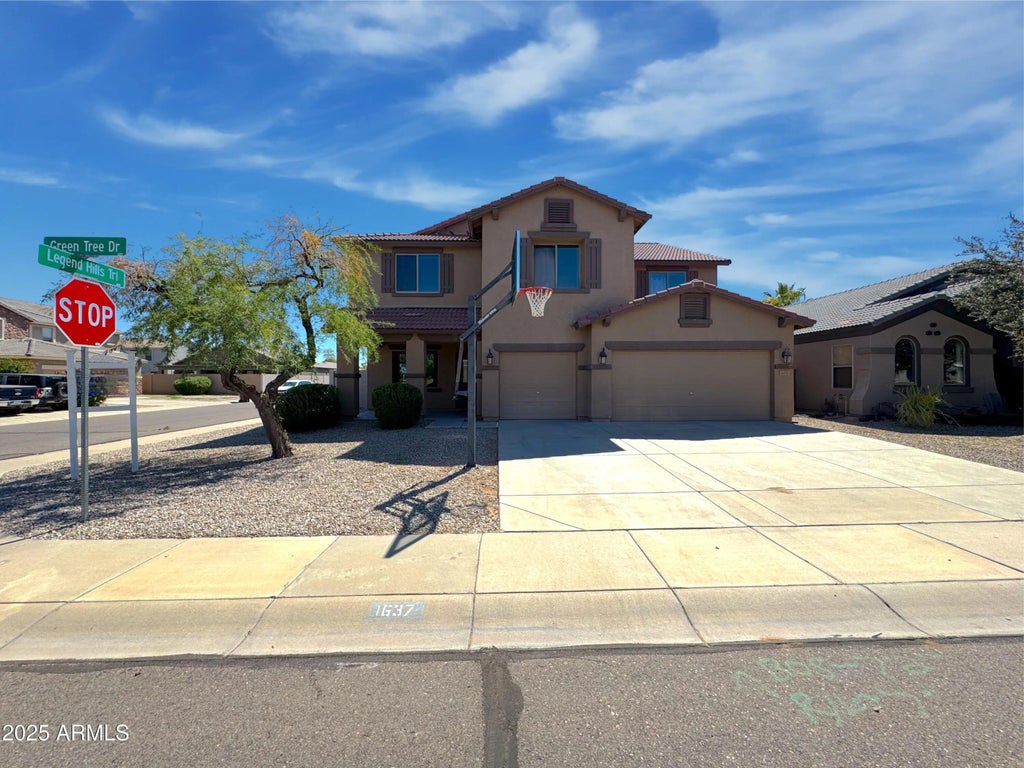 1637 W Green Tree Drive, San Tan Valley