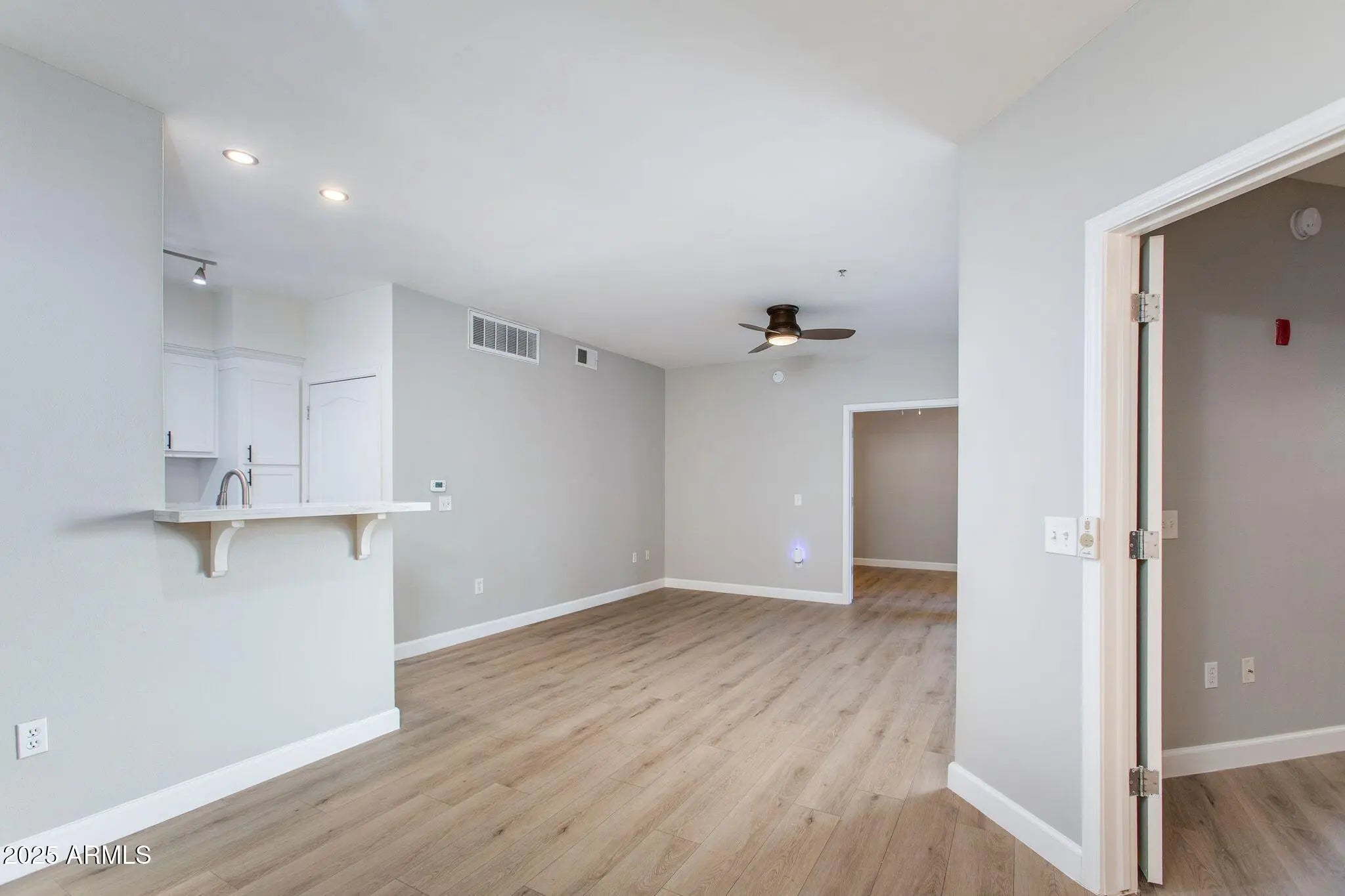 Photo of Listing #6946400