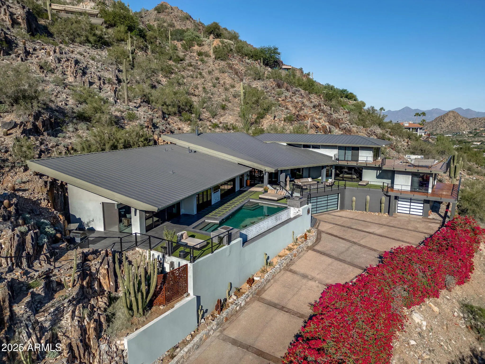 Photo of Listing #6946894