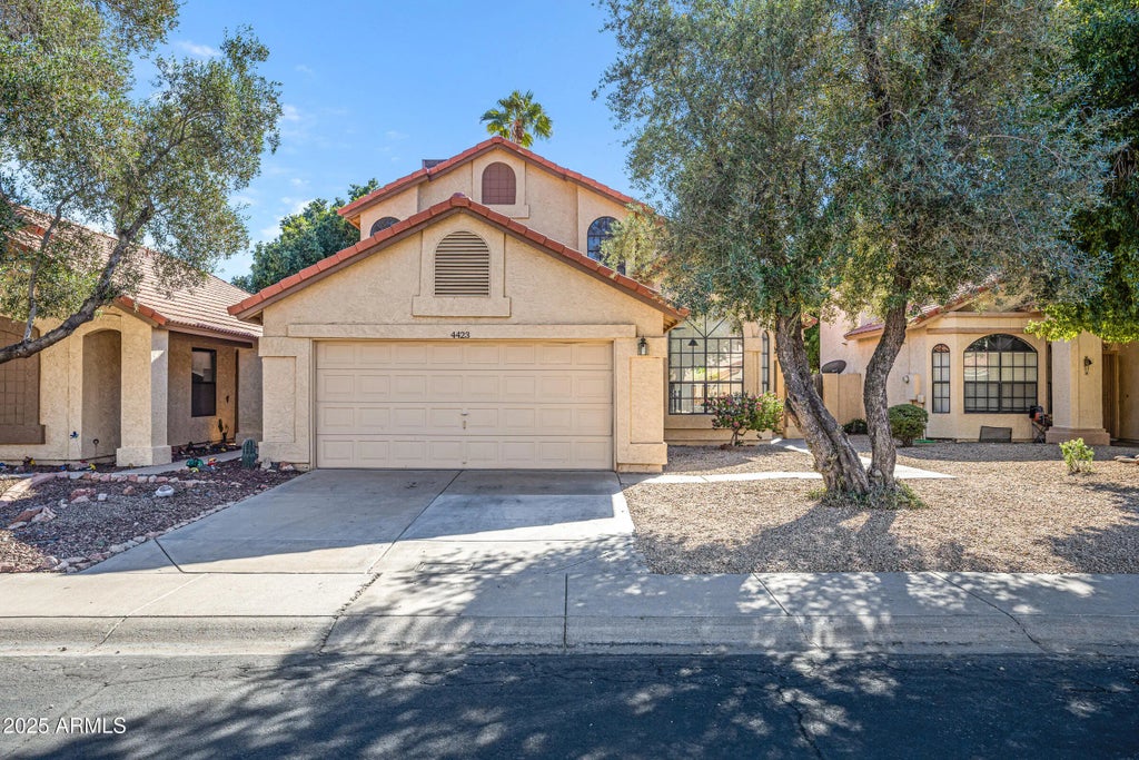 4423 E Amberwood Drive, Phoenix