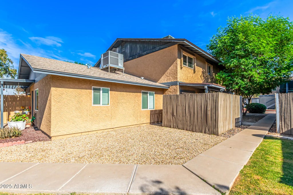 286 W Palomino Drive (unit 75), Chandler