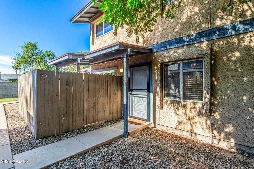 286 W Palomino Drive (unit 75), Chandler