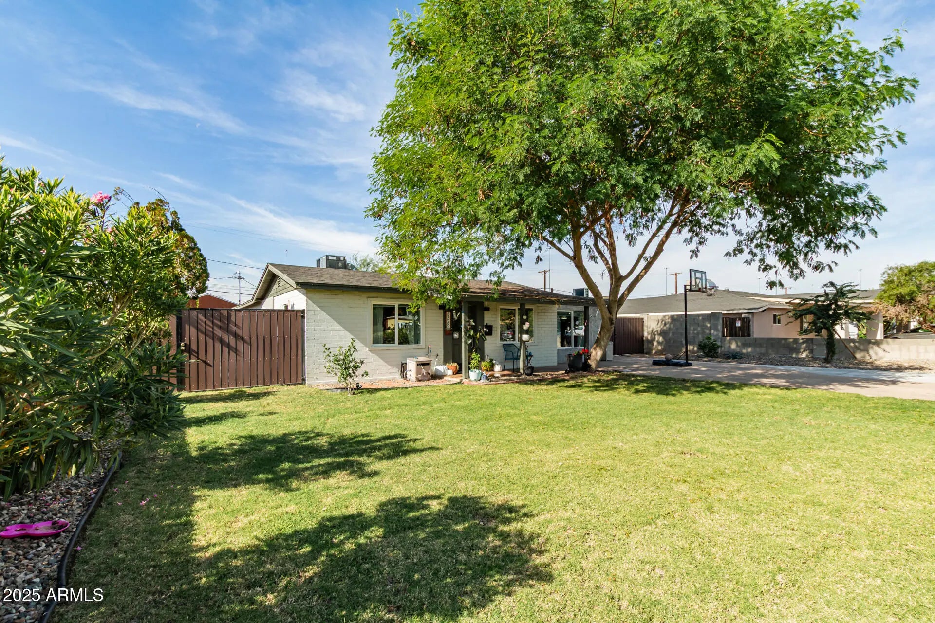 Photo of Listing #6946977