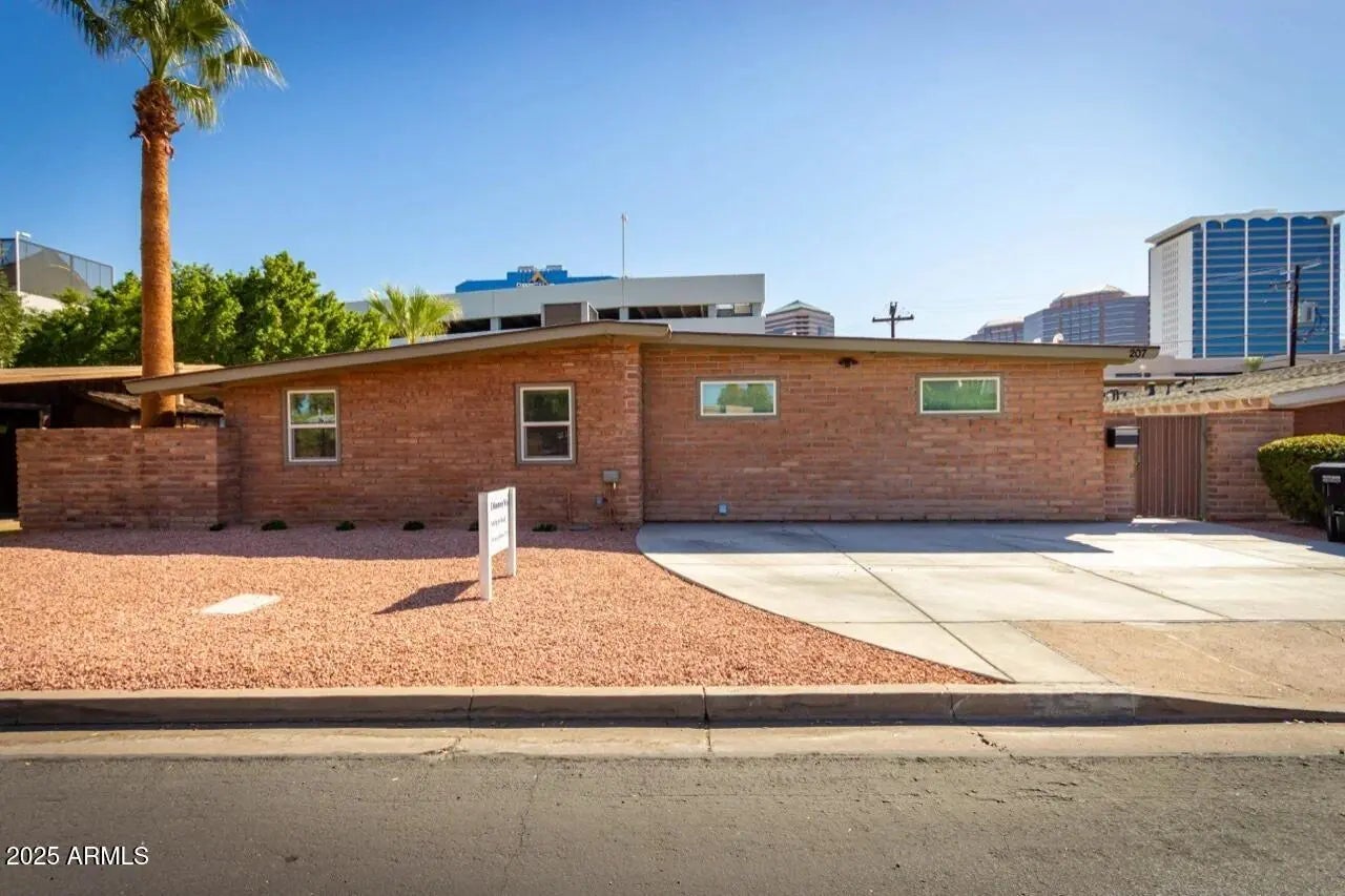 Photo of Listing #6946792