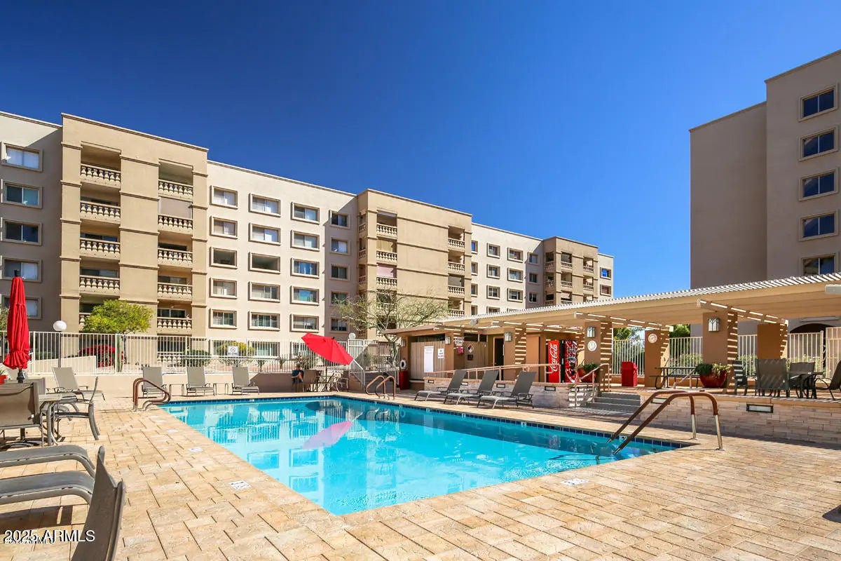 Photo of Listing #6947222