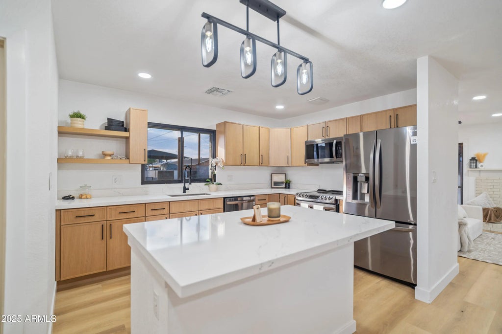 5528 N 39th Drive, Phoenix