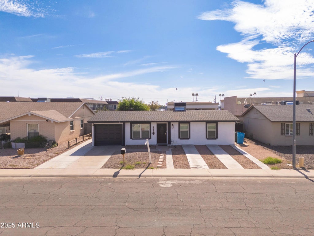 2317 W Danbury Road, Phoenix