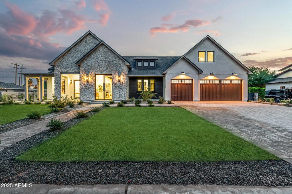 5739 E Calle Del Paisano, Phoenix