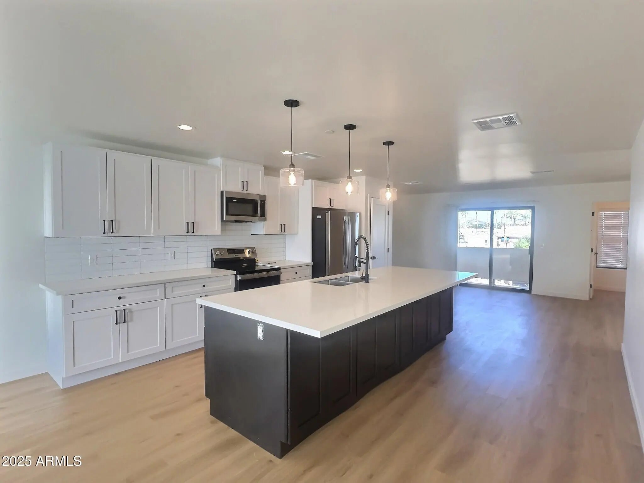 Photo of Listing #6947478