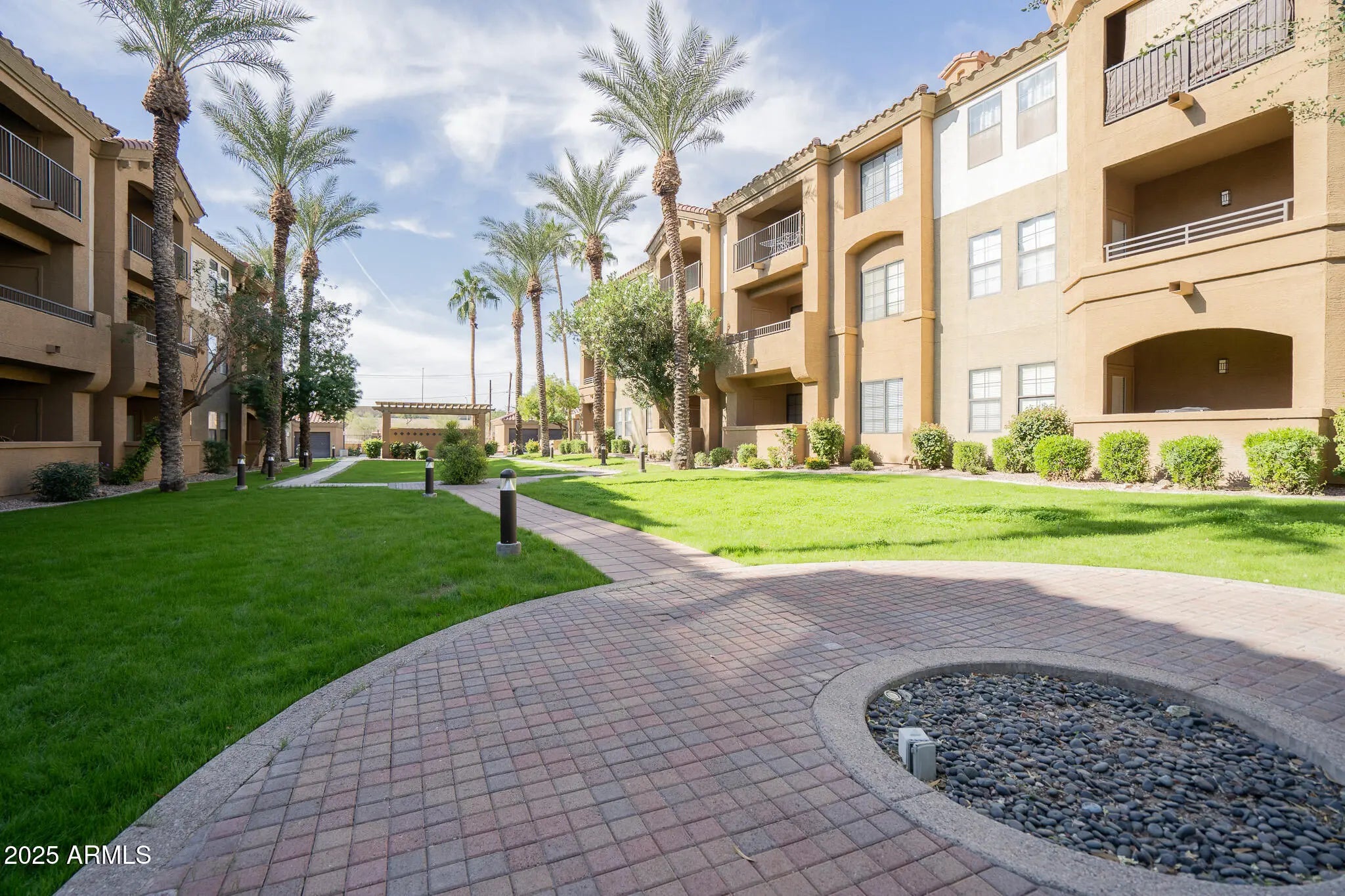 Photo of Listing #6947650