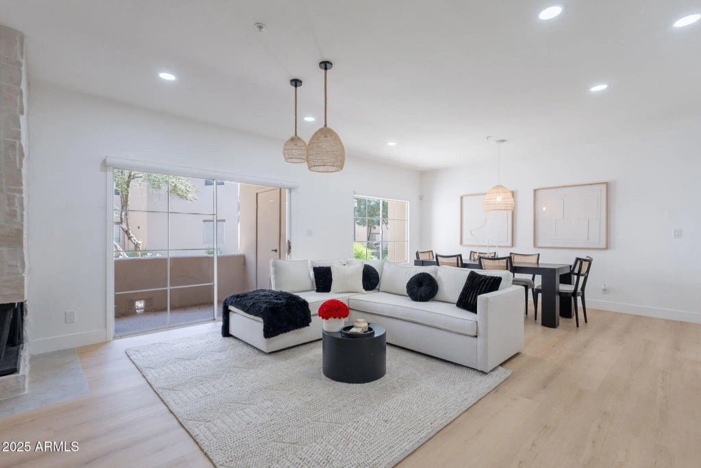 11333 N 92nd Street (unit 1057), Scottsdale