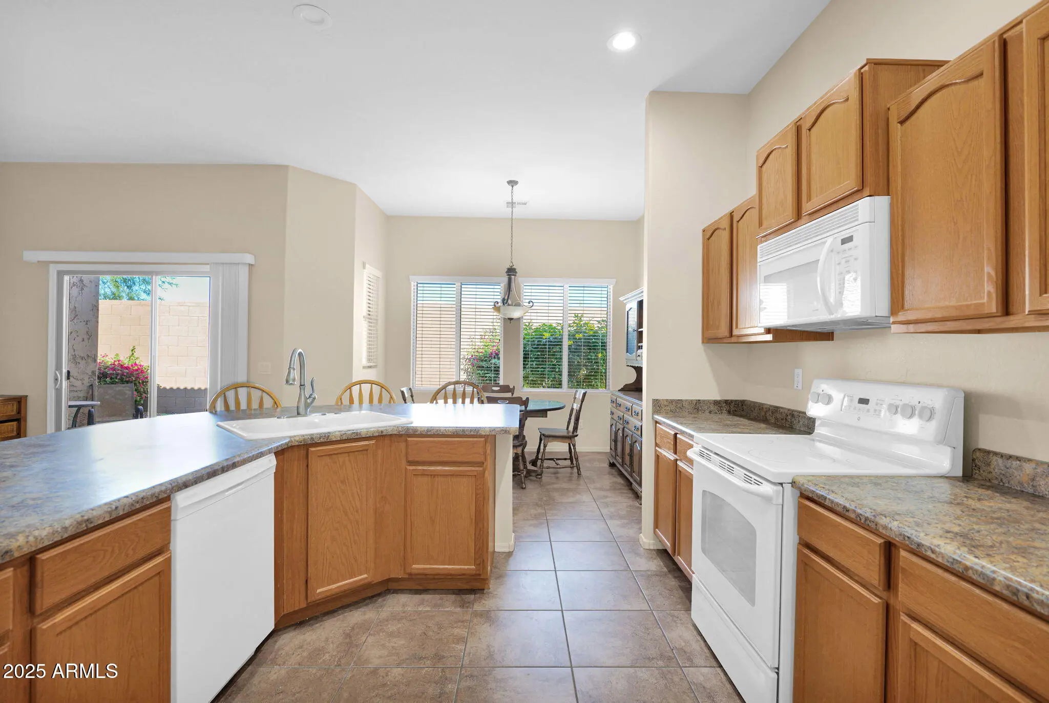 Photo of Listing #6947817