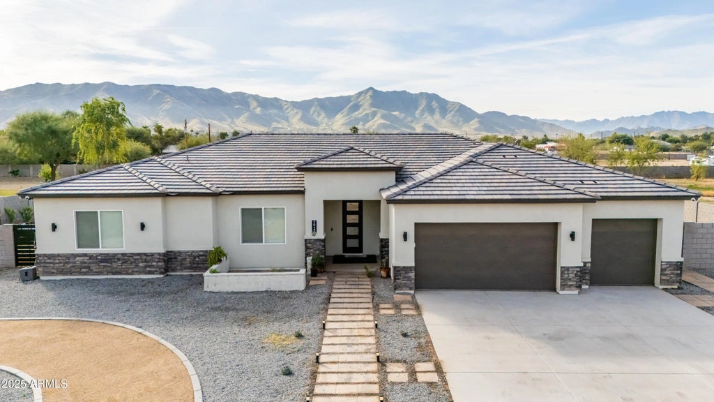 2927 W Latona Road, Laveen