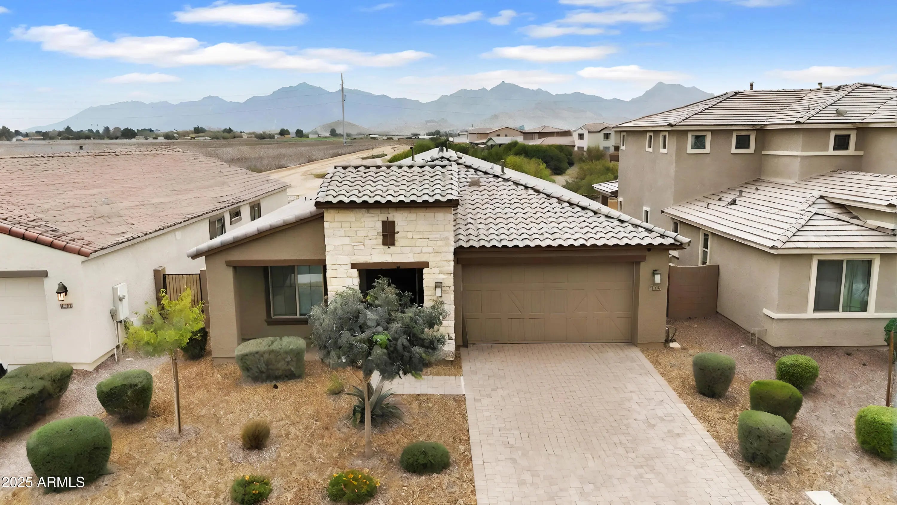 Photo of Listing #6947944