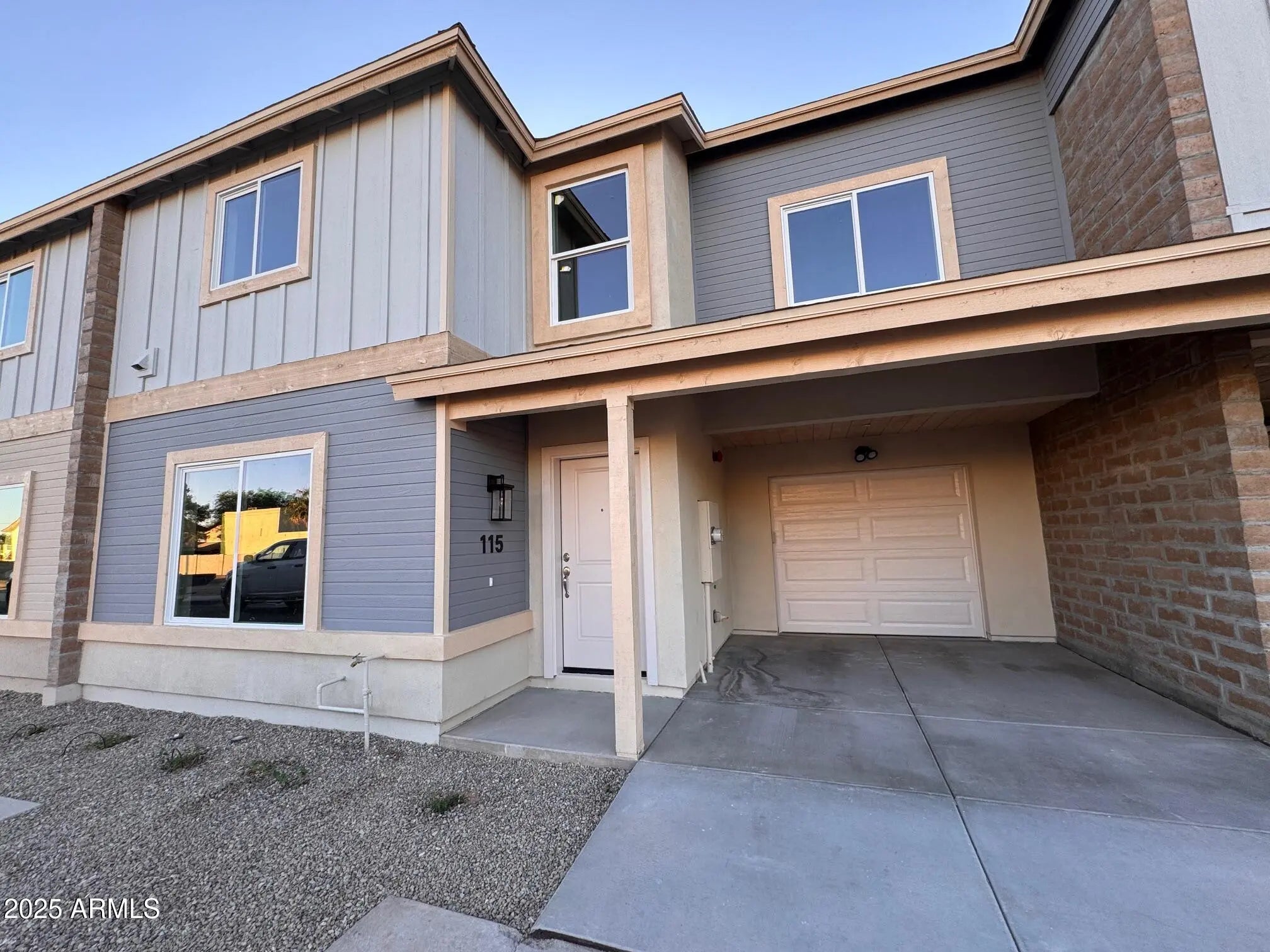 Photo of Listing #6947978